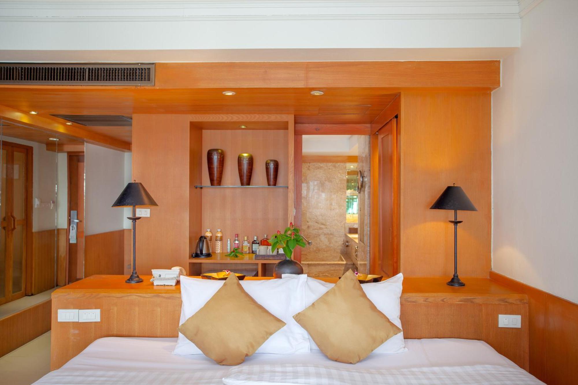 普吉岛-瓶庐海景度假酒店 Phuket Pl Seaview Resort Patong Eksteriør billede