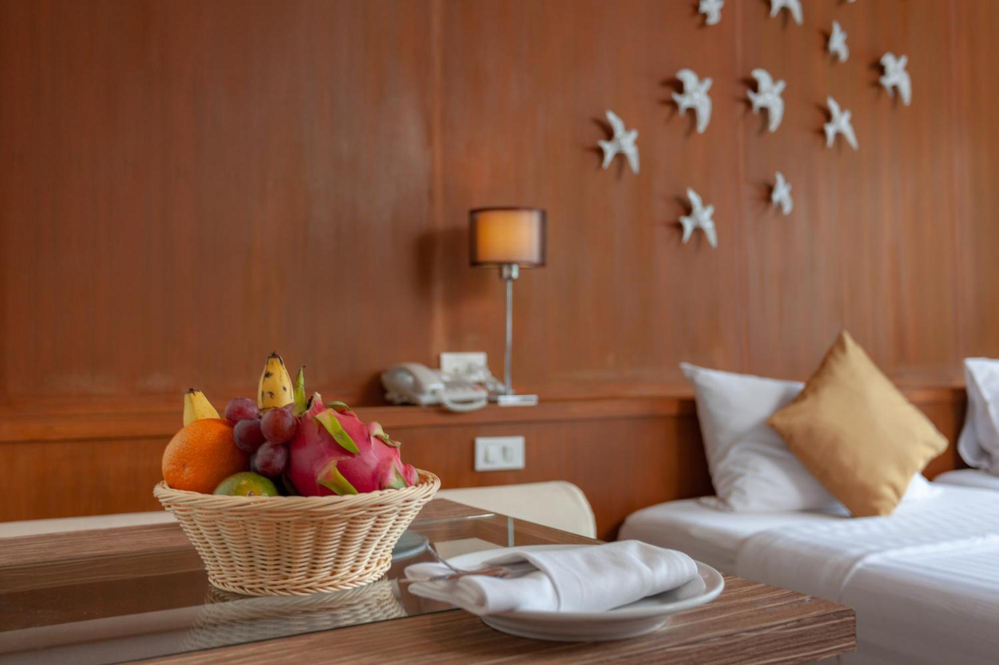 普吉岛-瓶庐海景度假酒店 Phuket Pl Seaview Resort Patong Eksteriør billede